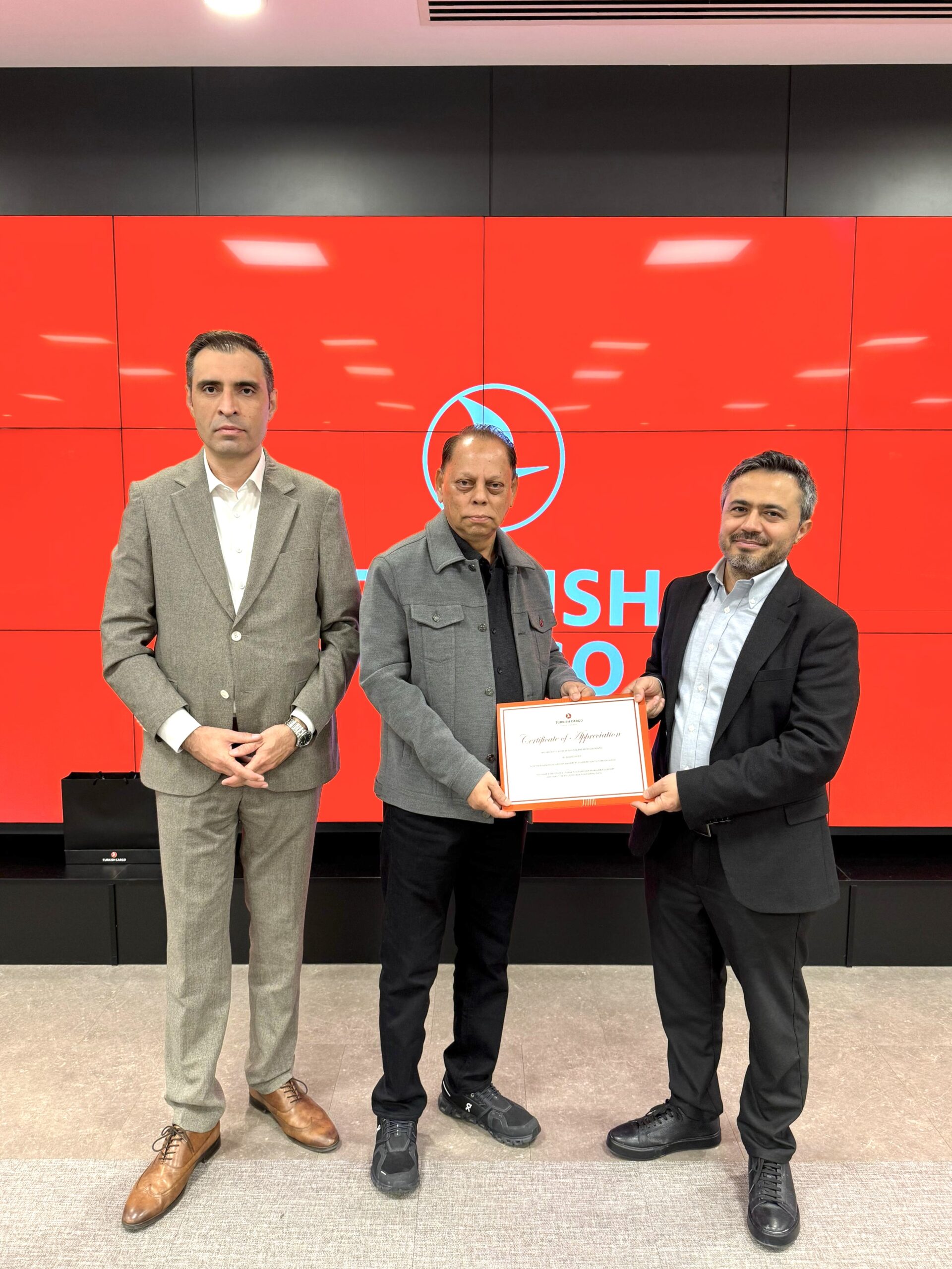 Khurram Ashraf receiving certificate at Turkish Cargo FAM Trip 2026.
